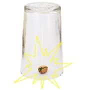 Pistacchio attraverso il bicchiere Pistachio thru glass