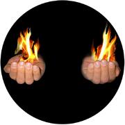 Fiamme dalle mani